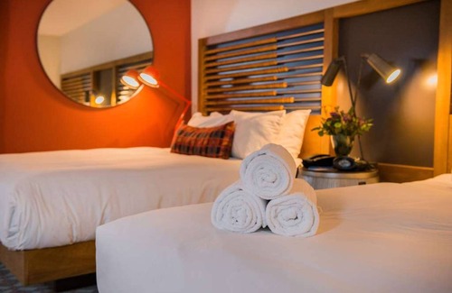 Live Oak Hotel | Nature's Embrace: Room with Patio | Scenic Views & Trail Adventures