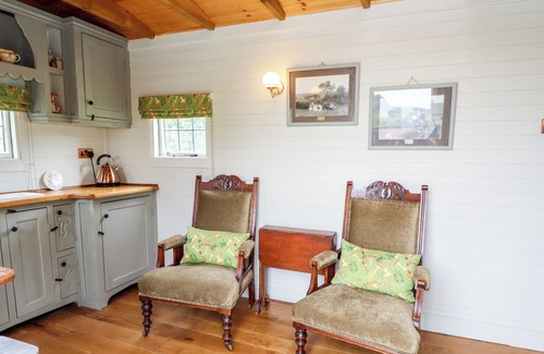 Louth Cottage | NATURE'S NOOK, romantic, character holiday cottage in Louth