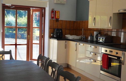 Bronaber Cabin | Nature's Oasis: Pet-friendly Snowdonia Cottage