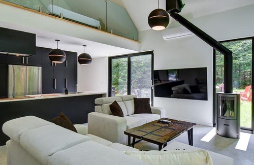 Lac Superieur Village Ski Chalet | Nature's Paradis 3 bedrooms by Rcnt Chalets