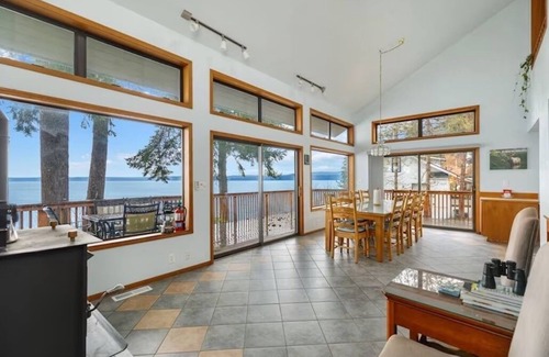 Brinnon House | Nature's Paradise Hood Canal 4 b/r sleeps 6 Waterfront Home w/NatGeo Views