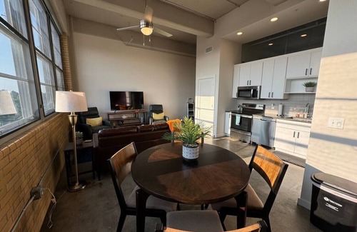 South Richmond Apartment | Nature’s Passage - 2bd/2ba