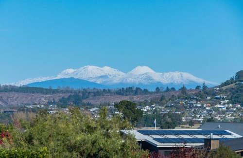 Nukuhau House | Nature Vistas - Lake Taupo Holiday Home