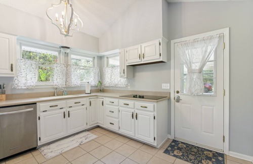 Olive Branch House | Nature’s Care: Home w/Pond, 16 Mi to Memphis!