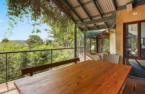 Pretty Beach Central Coast House | Natures Hideaway - All linen & Wifi