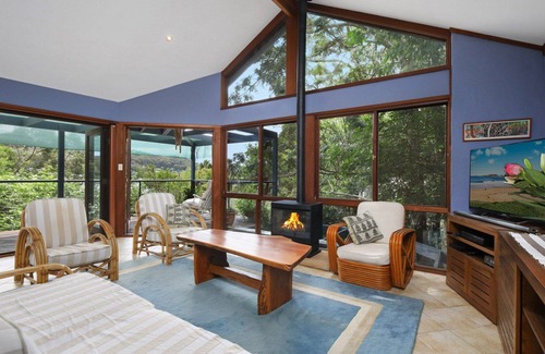 Pretty Beach Central Coast House | Natures Hideaway - All linen & Wifi