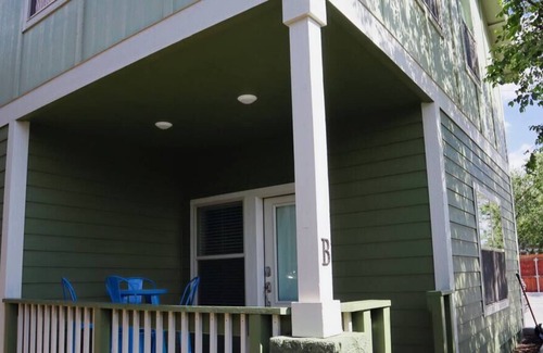 Southside House | NAU / Downtown Steps Away Perfect for Longer stays