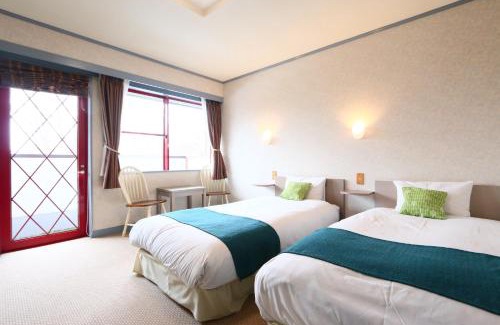Yamanakako Hotel | Naughty Cao