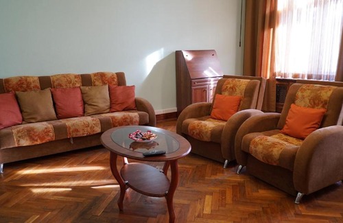 Palace District Hotel | Nauka Na Millionnaya
