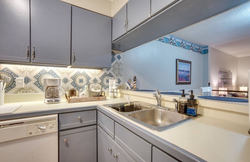 Beaufort Apartment | Nautical Beaufort Gem w/Gas Grill, 3 Mi to Dtwn!