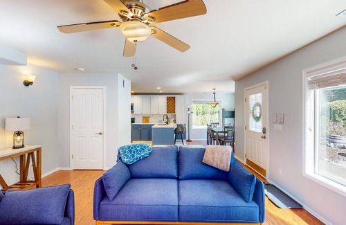 Coupeville House | Nautical Cottage with amazing location, views and amenities