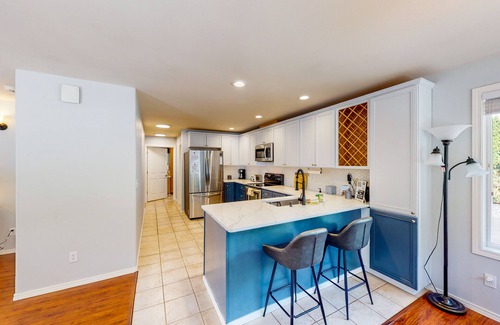 Coupeville House | Nautical Cottage with amazing location, views and amenities