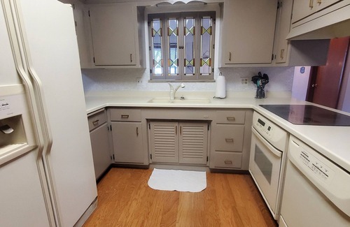 Racine House | Nautical Splash Pad, Spacious Home, Private Pool & Cedar Hot Tub.