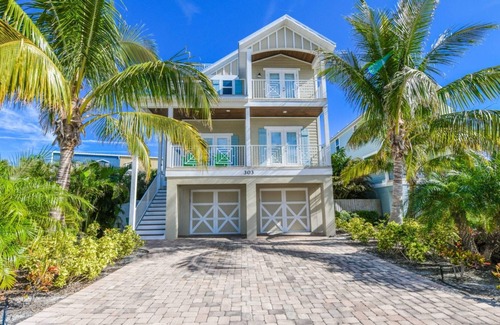 Bradenton Beach House | Nautical Tides by AMI Locals