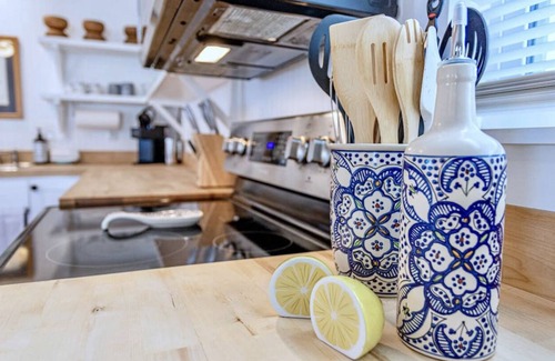 Colington Cottage | Nautical Wheelers