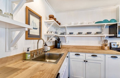 Colington Cottage | Nautical Wheelers