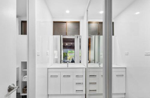 Sapphire Beach Apartment | Nautilus Beach Apartment 109