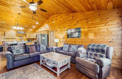 Sevierville House | NautiPine Lodge