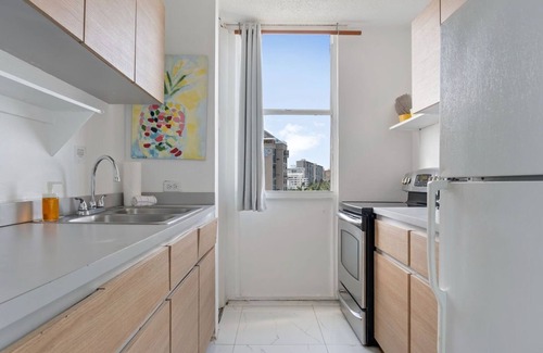 Isla Verde Apartment | Navio Beach 2BDR Oceanfront Pool Parking