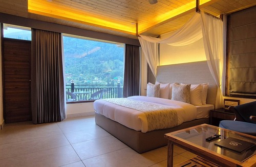 Burwa Hotel | NAZAARA - A Luxe Retreat