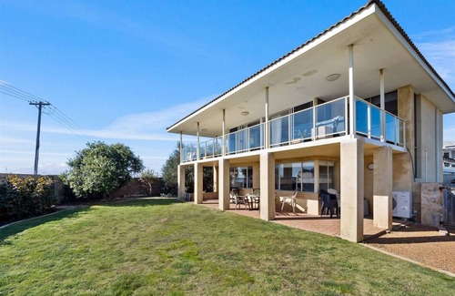 Halls Head House | NDIS- Kid-Pets- Beachfront