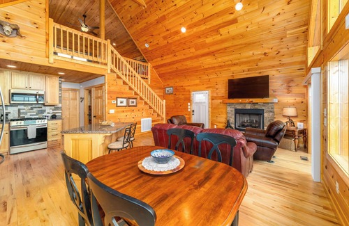 Murphy Ski Chalet | nDiscover Your Perfect Getaway: Where Furry Friends and Foodies Feel at Home!