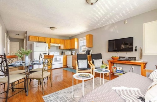 Historic Montford Apartment | nDowntown walkable 2-bedroom with everything needed for two couples or more.