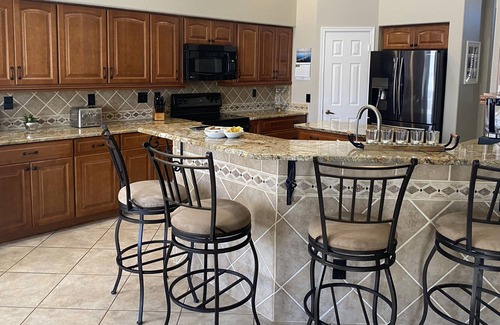 Red Mountain Ranch House | NE Mesa Golf Community Oasis