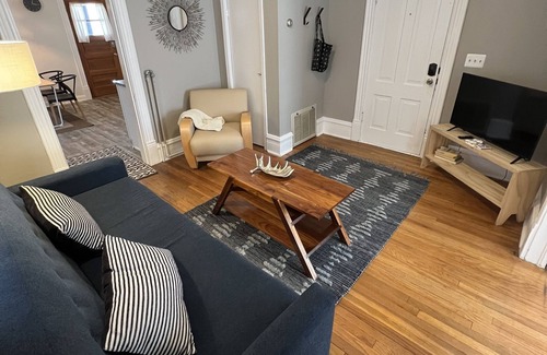 Northeast Minneapolis Arts District Apartment | NE Minneapolis Brick Beauty- Unit 2