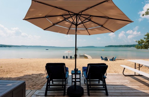 Traverse City Cottage | Neahtawanta Nirvana on West Bay's Bowers Harbor.