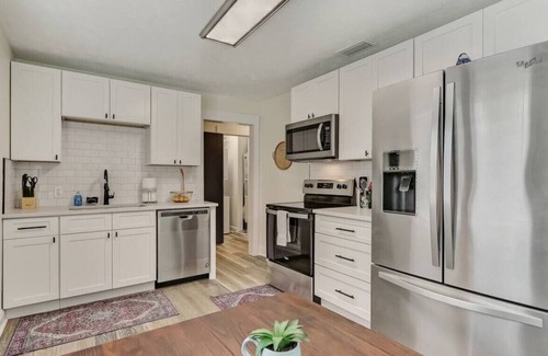 Fairfax House | Near 5 Historic points | Hospital,shops,River