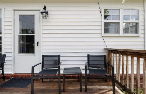 North Charleston House | Near Airport-20 Min to Downtown- Chucktown Retreat