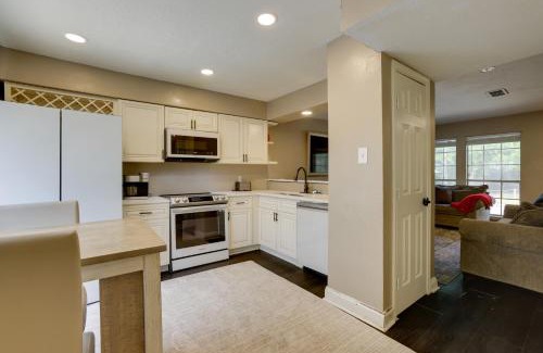Humble Apartment | Near Airport and Interstate Houston Area Townhome