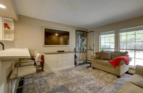 Humble Apartment | Near Airport and Interstate Houston Area Townhome