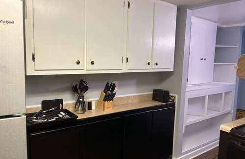 New Bern House | Near airport, restaurants, and river, Smart Tvs in all rooms