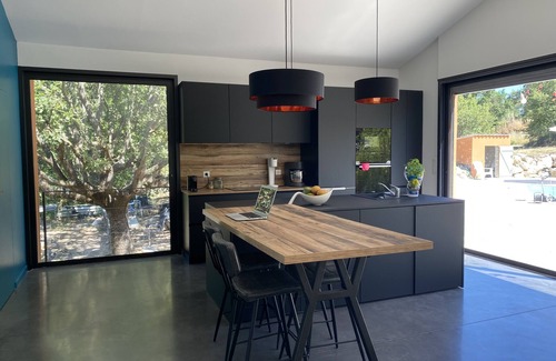 Fuveau House | Near Aix en Provence - Architect-designed house with century-old oak tree