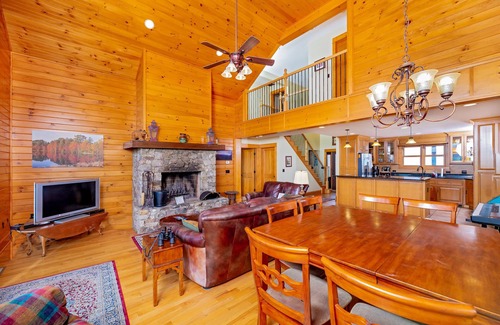 Old Fort House | Near Asheville, near the stars, nearly perfect! Almost Heaven. 3000 ft.