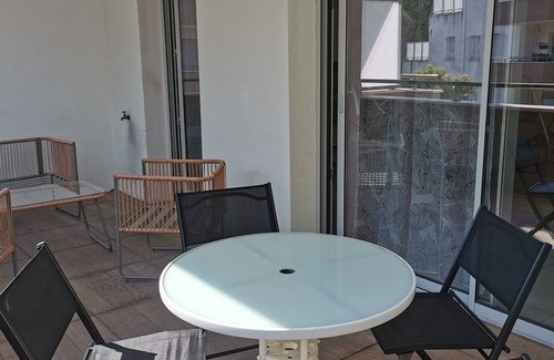 Vedene Apartment | Near Avignon, T3 apartment with large terraces.