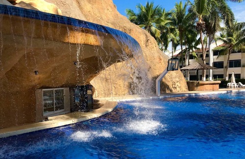 Ixtapa Resort | near beach, full amenities, friendly staff
