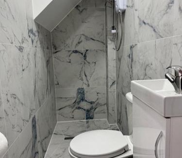 Smethwick Apartment | Near Birmingham - Stylish Flat - Free Parking