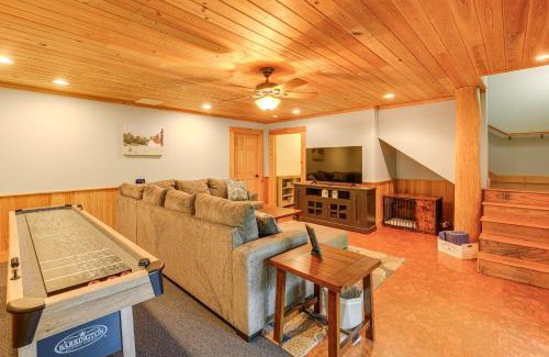 North Fork Township House | Near Boone-Custom Built Cabin 3 BR 3 BA with Hot Tub