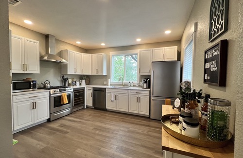 Colorado Springs House | Near Broadmoor Hotel! Hot Tub with city views!