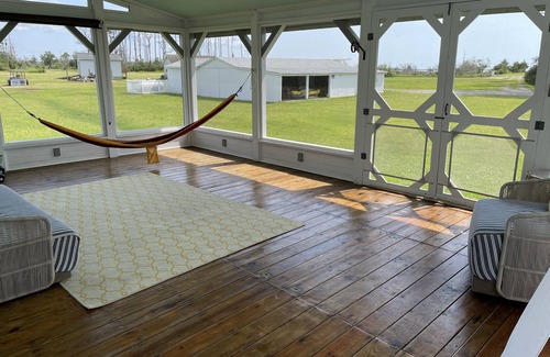 Davis House | Near Cape Lookout waterfront home