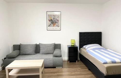Buchholz Apartment | near Düsseldorf Messe and Airport, two Bedrooms, Parking, Kitchen and Garden