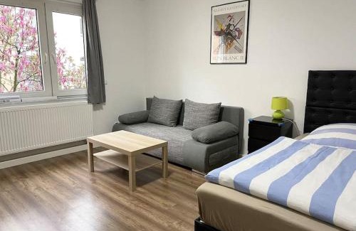 Buchholz Apartment | near Düsseldorf Messe and Airport, two Bedrooms, Parking, Kitchen and Garden