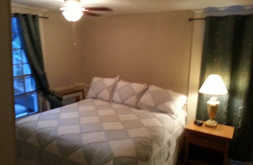 Alta Vista House | Near Downtown, 1BR Carriage House, Swimming Pool, Private Parking, Pets OK