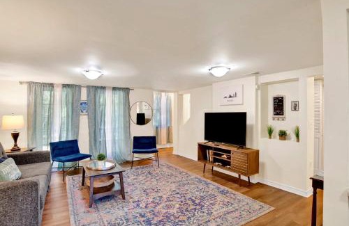 Mobile House | Near Downtown and Cornerstone - Southern Sunshine
