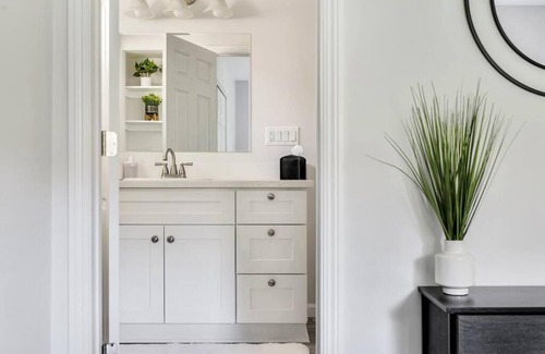 Atascadero House | Near Downtown l Peaceful l Modern l Kids Room