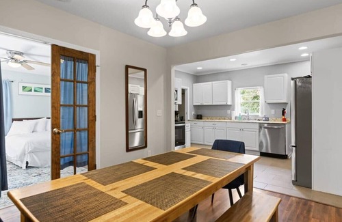 Chattanooga House | Near Downtown, Park & Zoo! Trendy Ridgeland Tudor