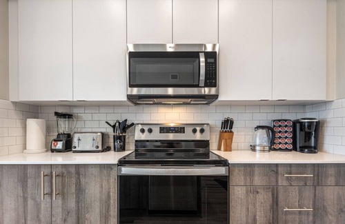 Inglewood Apartment | Near DT in Inglewood » 2 BR » AC » Free Banff #22